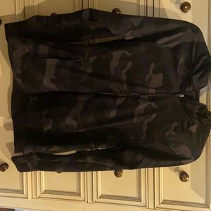 Reebok hooded camo work out sweatshirt